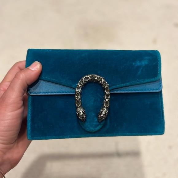 Gucci Handbags - Teal velvet Gucci Dionysus purse. Missing one stone. Good condition